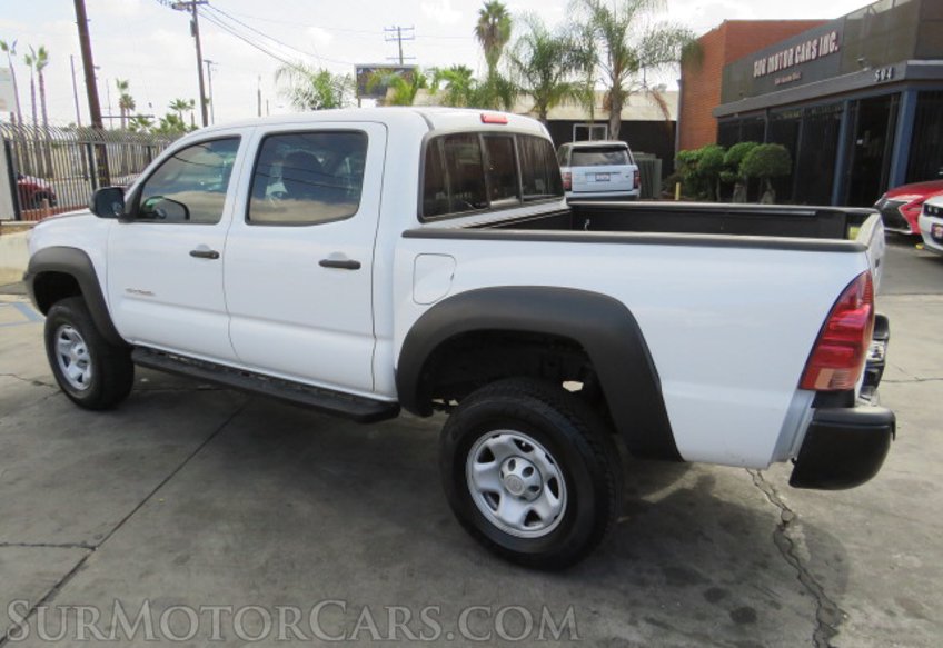 2015 Toyota Tacoma - Image 8
