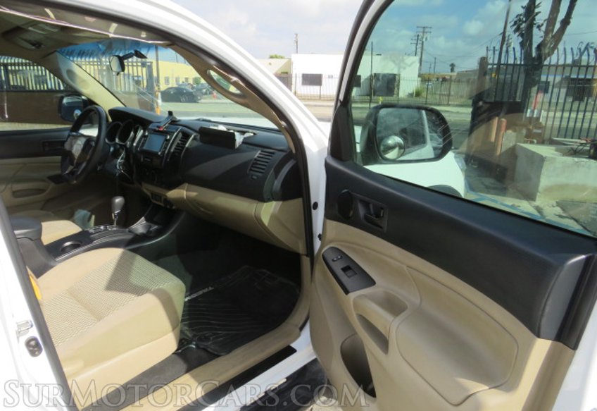 2015 Toyota Tacoma - Image 17