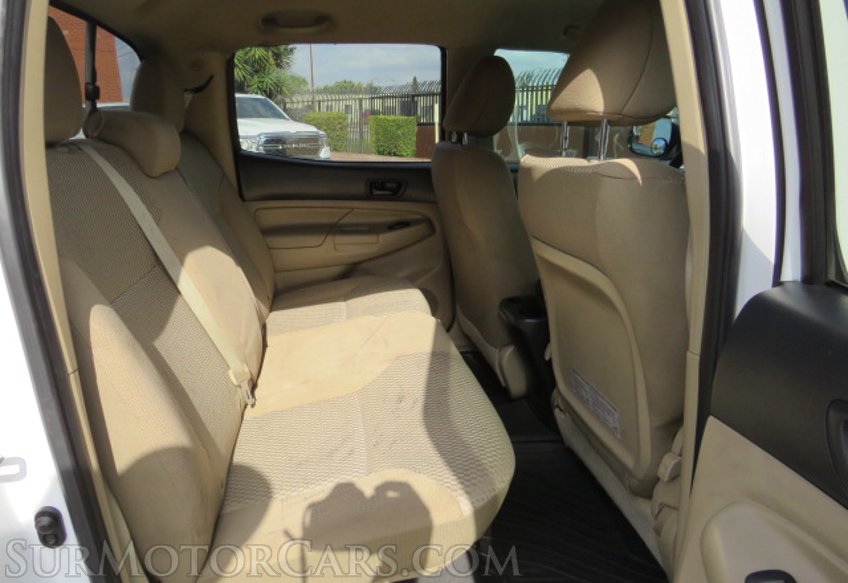 2015 Toyota Tacoma - Image 25