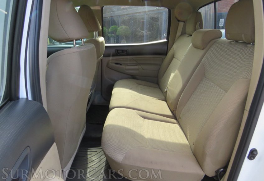 2015 Toyota Tacoma - Image 24