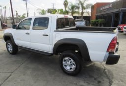 2015 Toyota Tacoma - Image 8