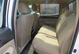 2015 Toyota Tacoma - Image 26