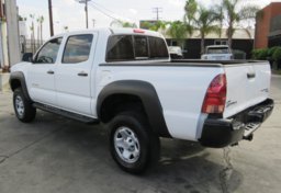 2015 Toyota Tacoma - Image 10