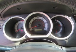 2015 Toyota Tacoma - Image 30