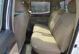 2015 Toyota Tacoma - Image 24