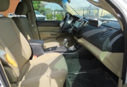 2015 Toyota Tacoma - Image 21