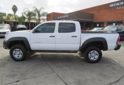 2015 Toyota Tacoma - Image 5