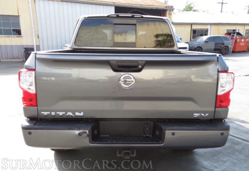 2018 Nissan Titan - Image 10