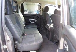 2018 Nissan Titan - Image 31