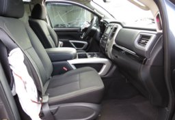 2018 Nissan Titan - Image 27