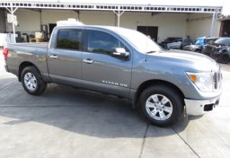 2018 Nissan Titan - Image 1