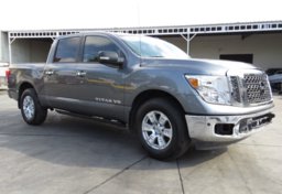 2018 Nissan Titan - Image 3