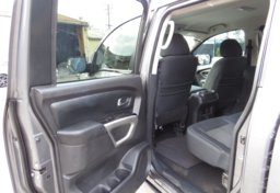 2018 Nissan Titan - Image 24