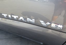 2018 Nissan Titan - Image 21
