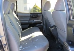 2021 Toyota Tacoma - Image 32