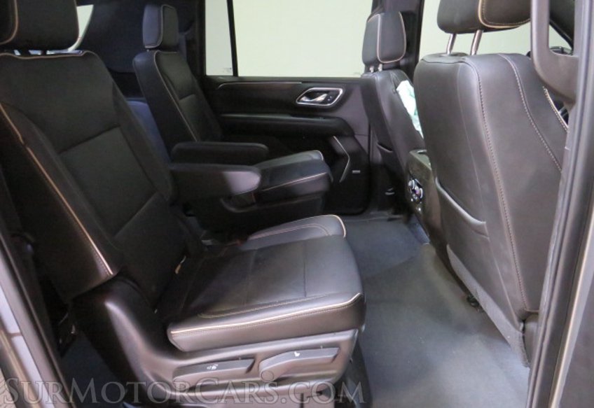 2021 Chevrolet Suburban - Image 30