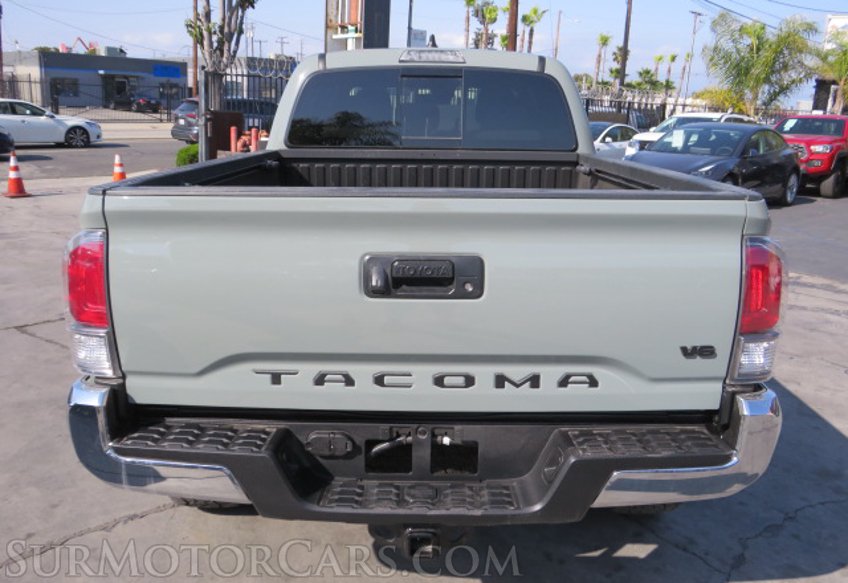 2022 Toyota Tacoma 4WD - Image 8