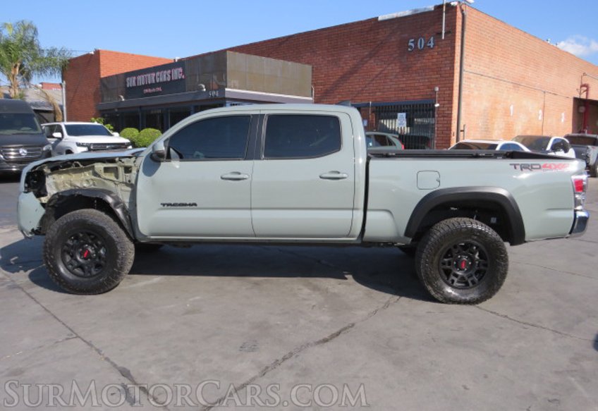 2022 Toyota Tacoma 4WD - Image 5