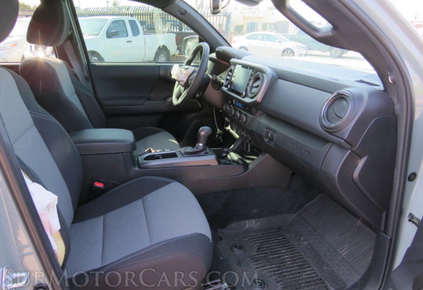 2022 Toyota Tacoma 4WD - Image 31