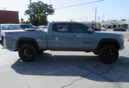 2022 Toyota Tacoma 4WD - Image 11