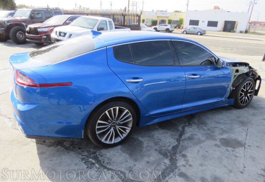 2019 Kia Stinger - Image 10