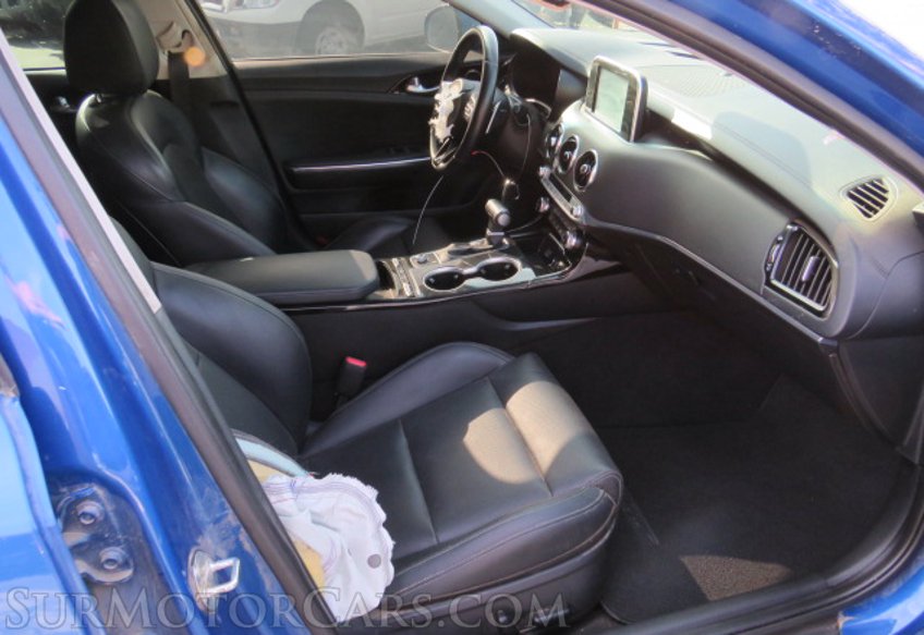 2019 Kia Stinger - Image 24