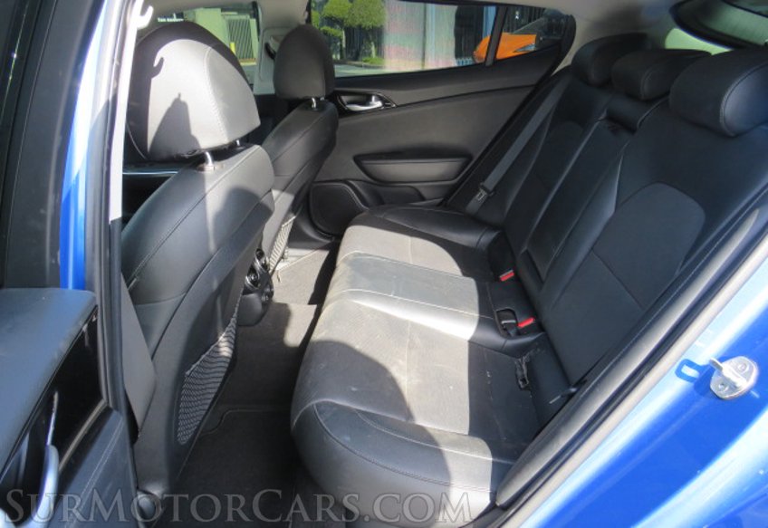 2019 Kia Stinger - Image 30