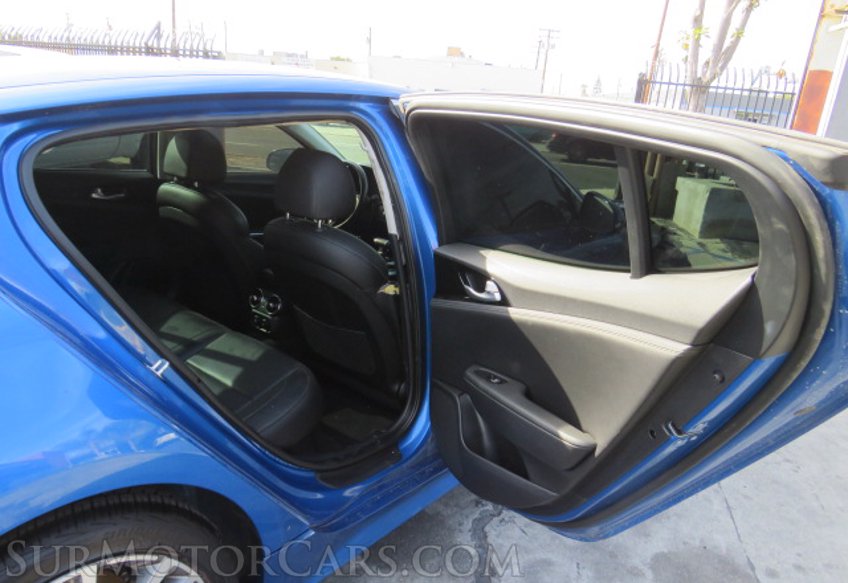 2019 Kia Stinger - Image 28