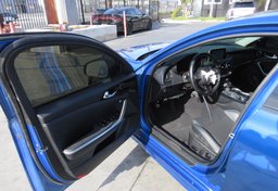 2019 Kia Stinger - Image 21