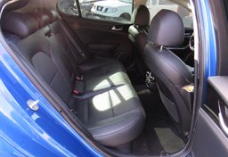 2019 Kia Stinger - Image 29