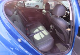 2019 Kia Stinger - Image 31