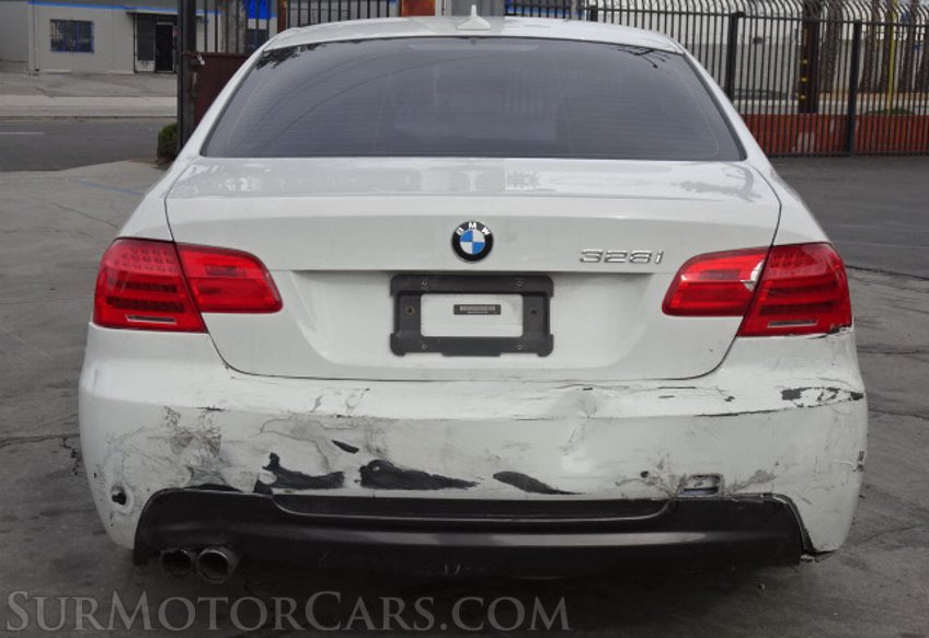 2013 BMW 3 Series - Image 10
