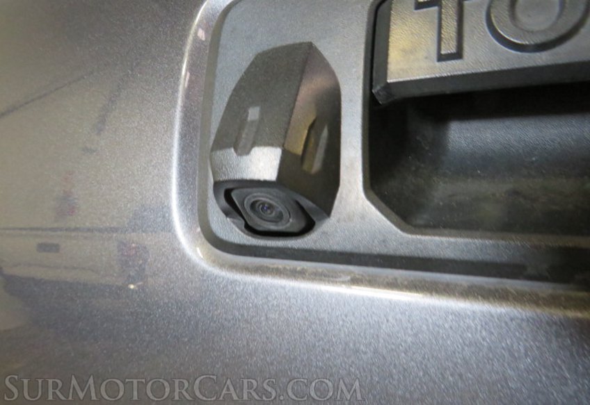 2021 Toyota Tacoma - Image 19