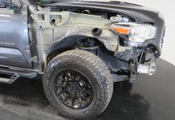 2021 Toyota Tacoma - Image 11