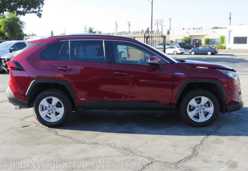 2020 Toyota RAV4 - Image 9