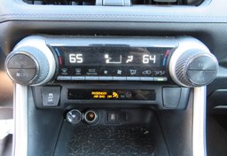 2020 Toyota RAV4 - Image 38