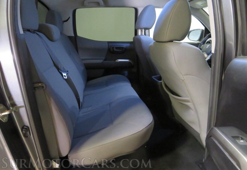 2020 Toyota Tacoma - Image 28