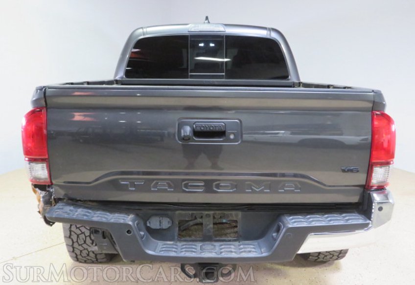 2020 Toyota Tacoma - Image 12