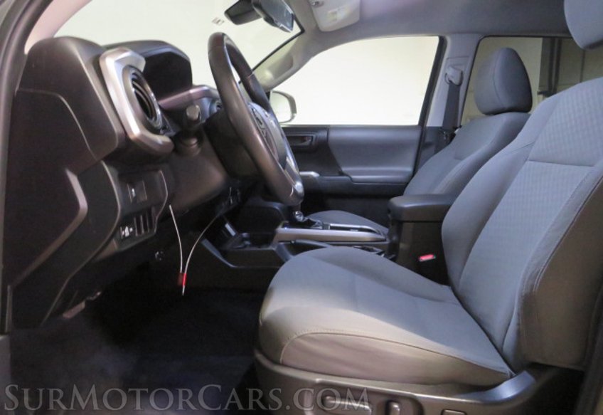 2020 Toyota Tacoma - Image 19