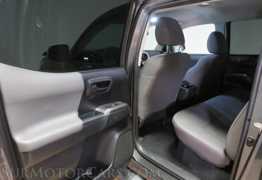 2020 Toyota Tacoma - Image 27