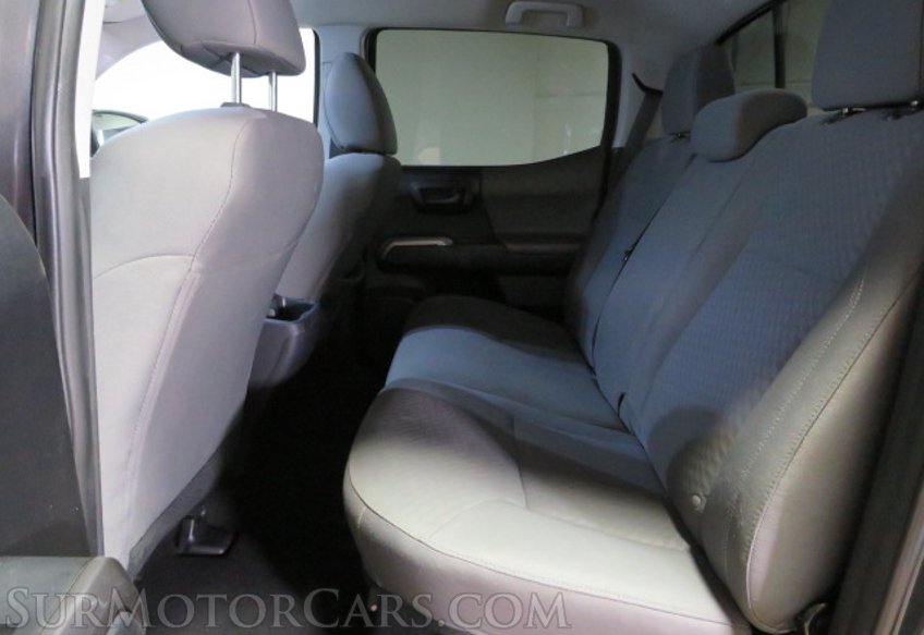 2020 Toyota Tacoma - Image 30