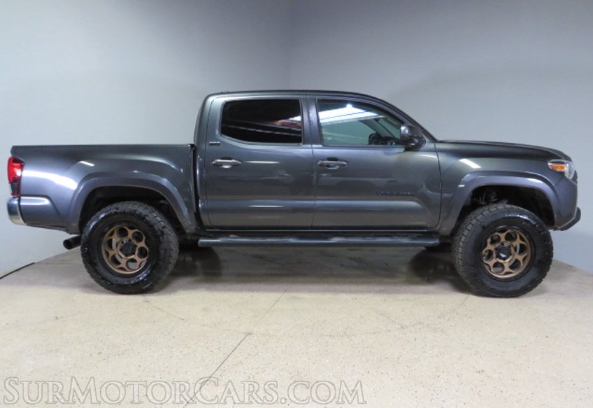 2020 Toyota Tacoma - Image 9