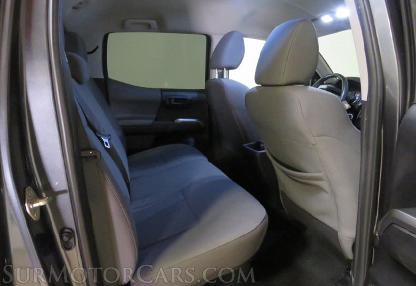 2020 Toyota Tacoma - Image 29