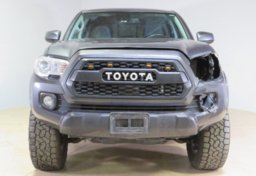 2020 Toyota Tacoma - Image 11