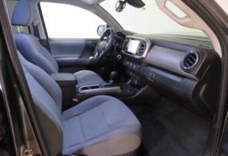 2020 Toyota Tacoma - Image 21