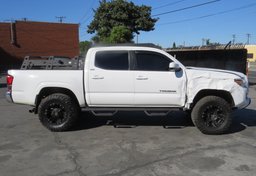 2021 Toyota Tacoma - Image 12