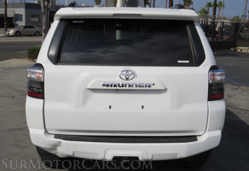 2021 Toyota 4Runner - Image 10