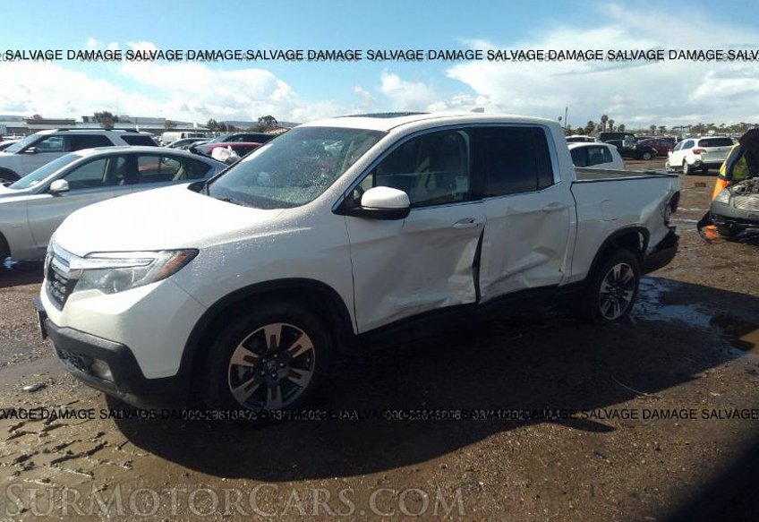 2019 Honda Ridgeline - Image 2