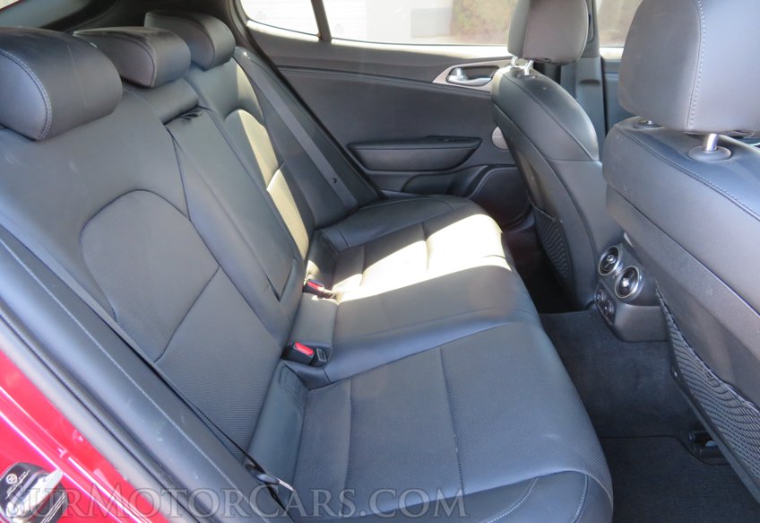 2019 Kia Stinger - Image 32