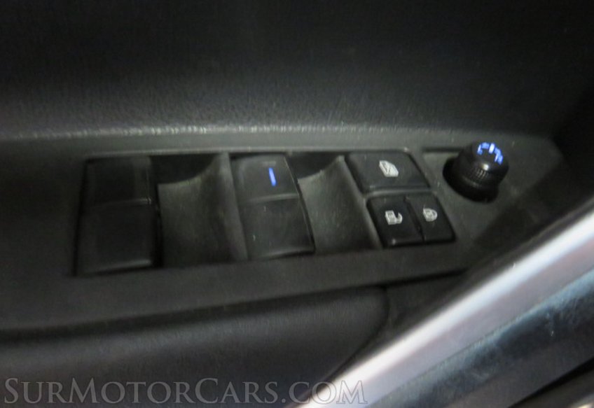 2022 Toyota Corolla Cross - Image 43